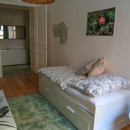 Lovely Apartment In The Heart Of Graz Bagian luar foto